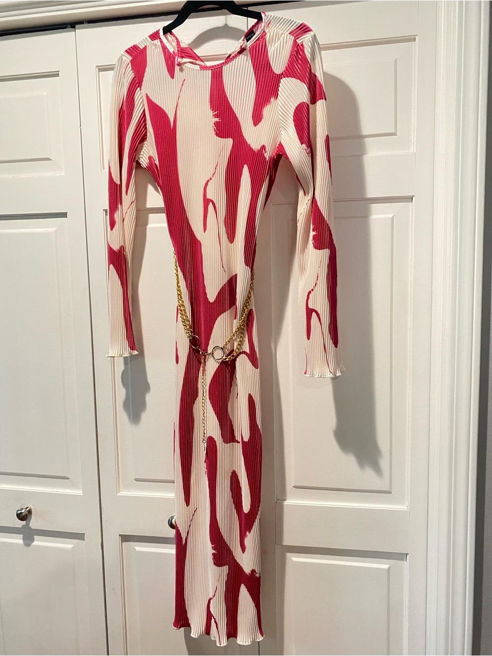 SHEIN Cream and Fuchsia Abstract Ribbed Long-Sleeve Midi Dress